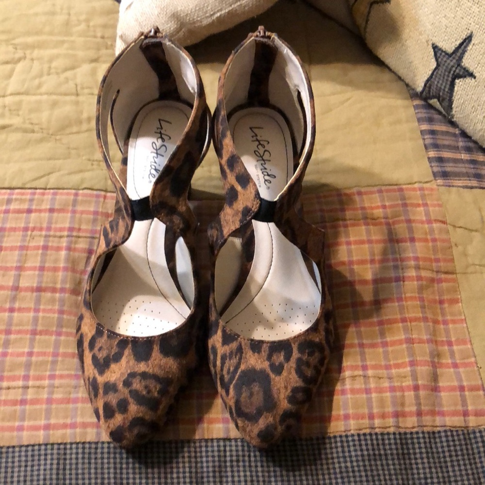Ladies shoes